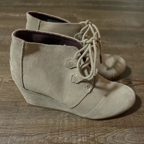Tan TOMS Kala Wedge Boot - Size 7 - Picture 1 of 7